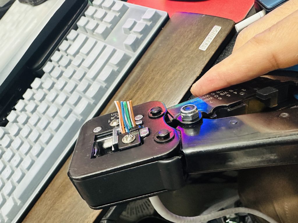 ipTIME T5008SE 유선 공유기 사용기 6 RJ45 Making